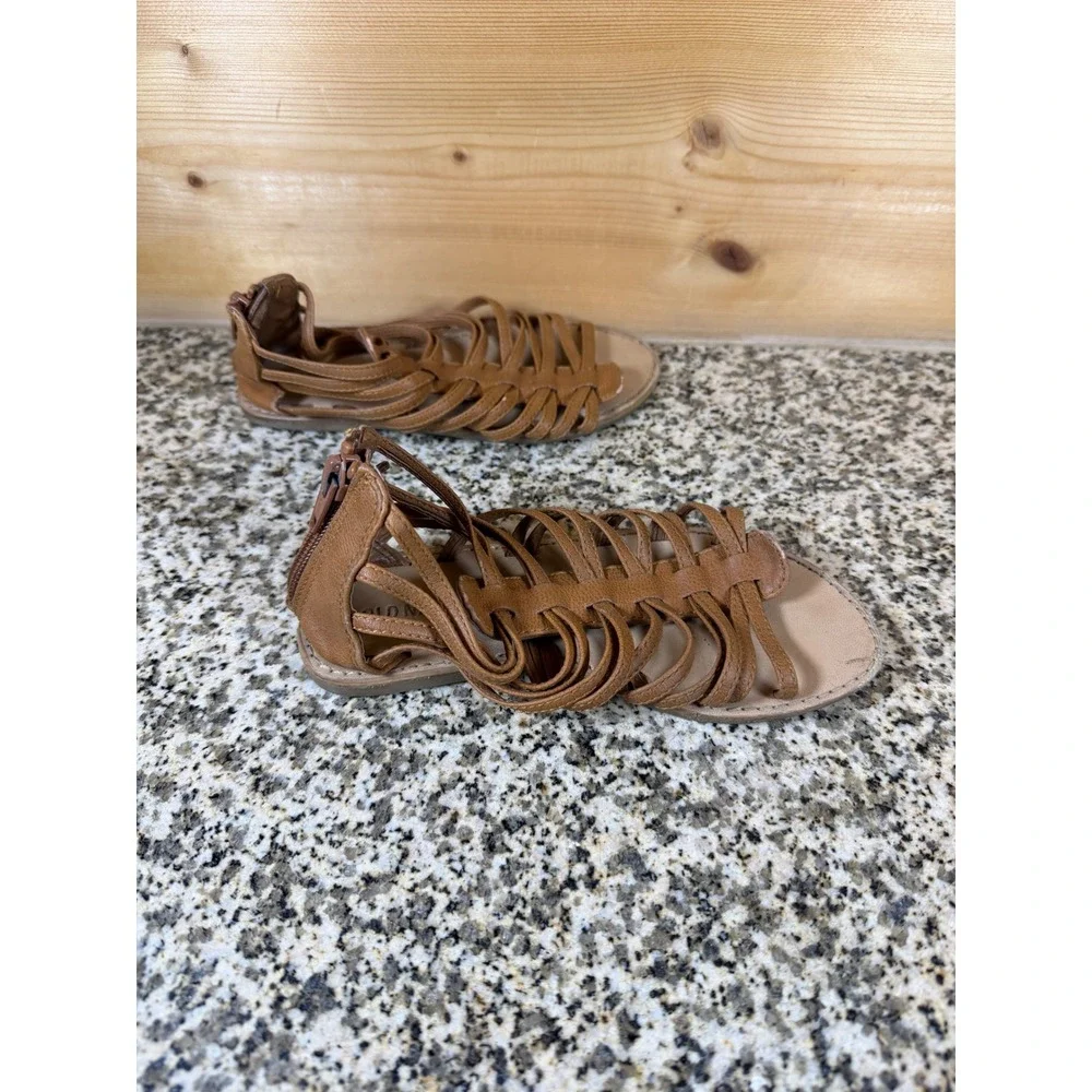 Old Navy Girls Tan Brown Faux Leather Gladiator Strappy Back Zip Sandals Size 11